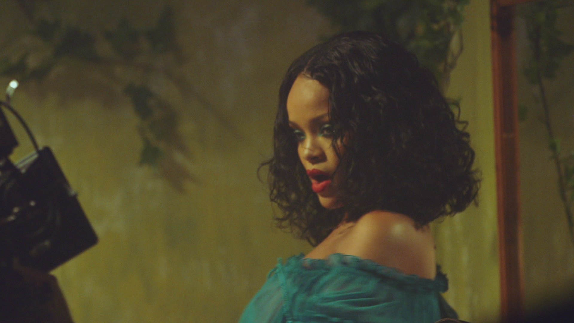 "Wild Thoughts" Behind The Scenes Part 2 - Rihanna.